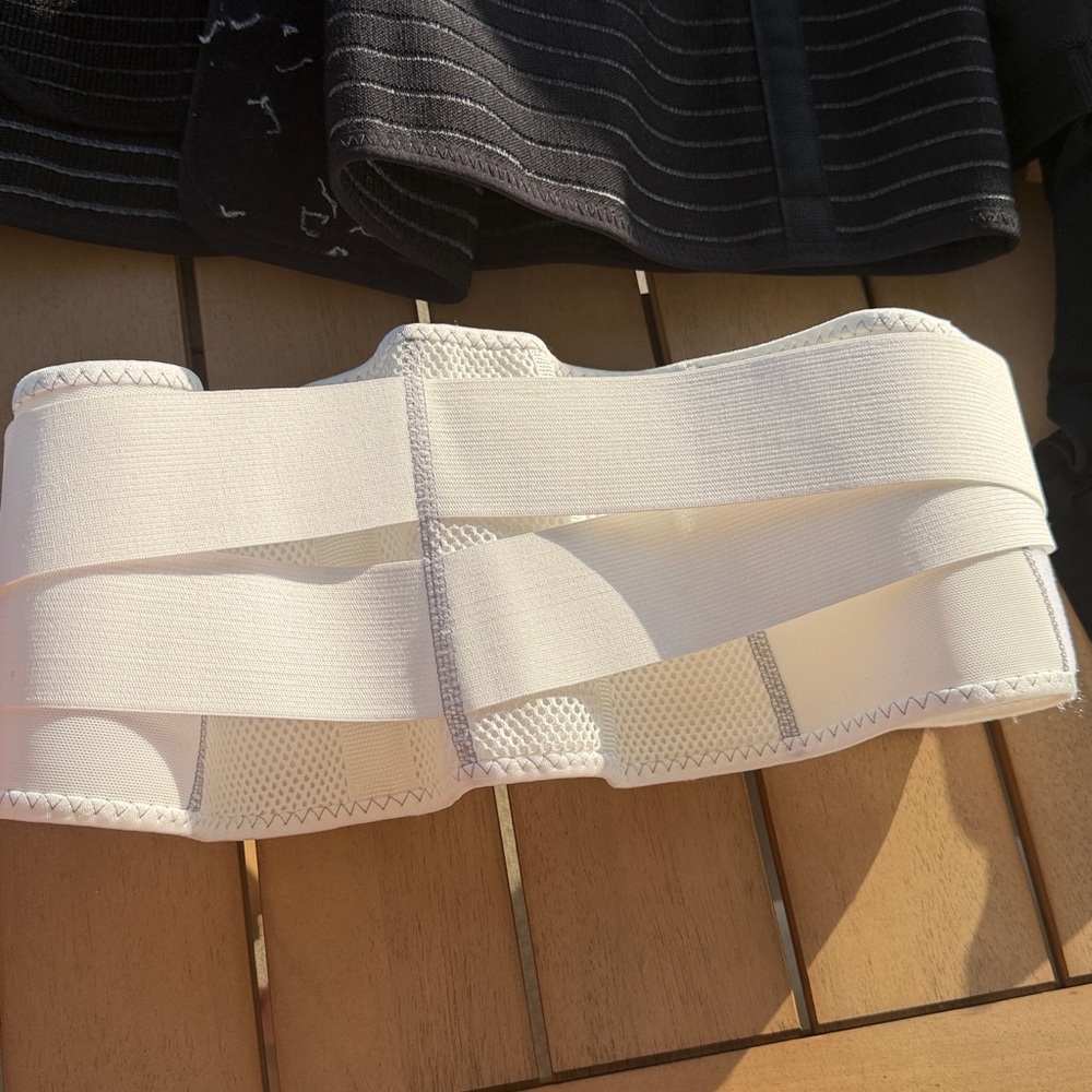 Bumpsuit black belly band + motif SI joint band white + 6 S/M compression socks - Picture 5 of 7